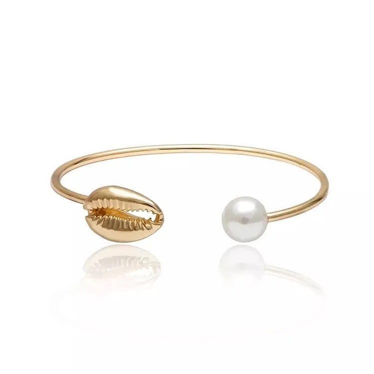 Gold Shell bangle